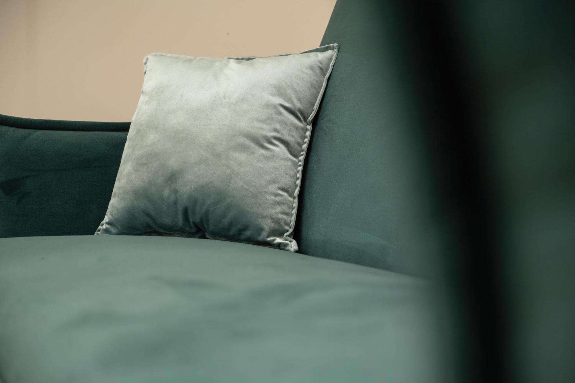 Апартаменти Comfortable In By Renters *